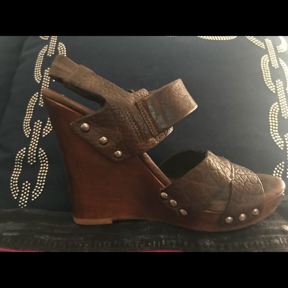 BCBG dark brown wedges